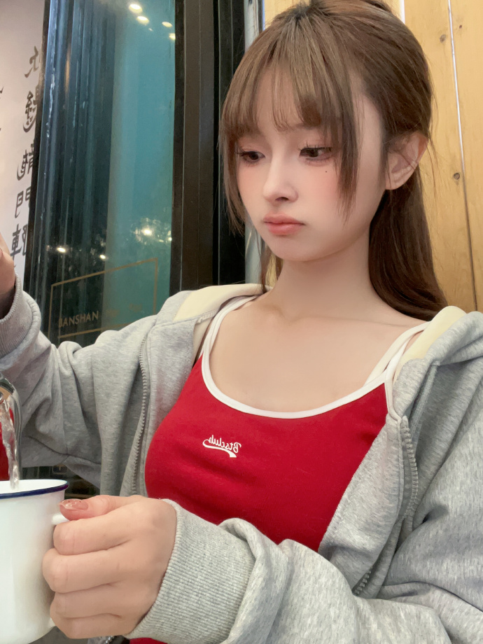 名侦探柯南：黑铁的鱼影 封面
